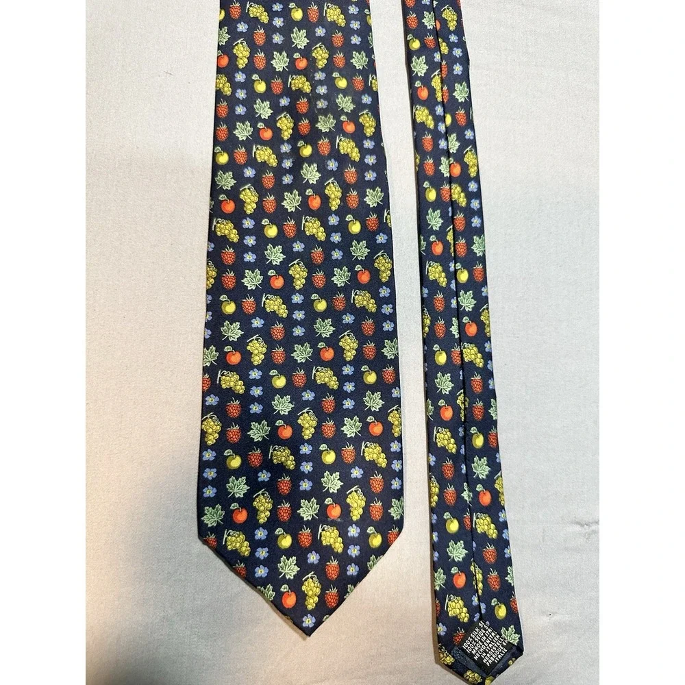 VTG Beaufort The Rack Silk Navy‎ Blue Fruit Neck Tie